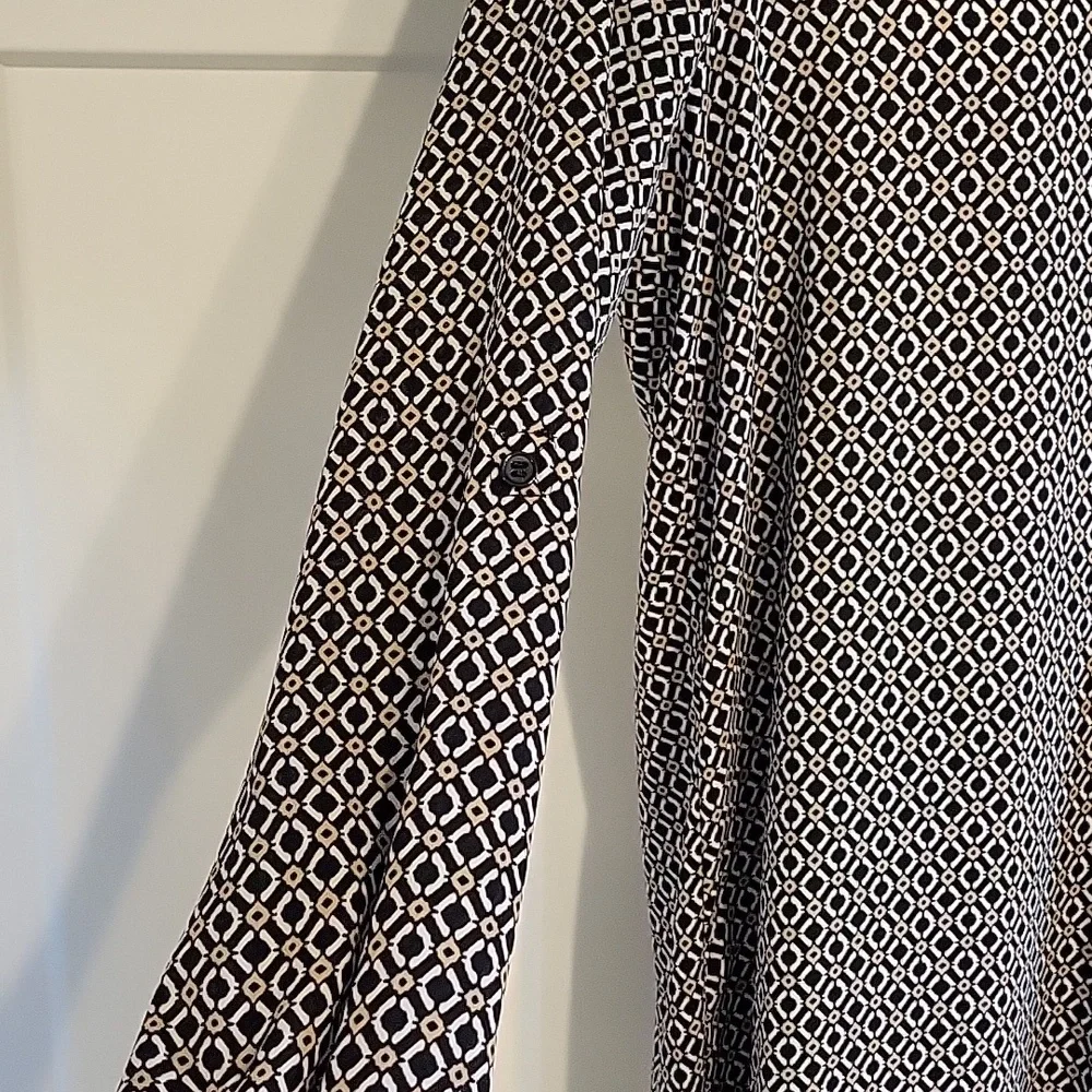 Pleione size small, oversized tunic shirt - Picture 3 of 4